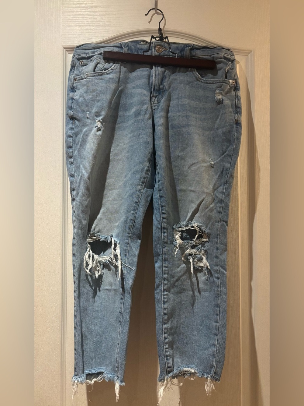 Light Blue Distressed Women’s Jeans